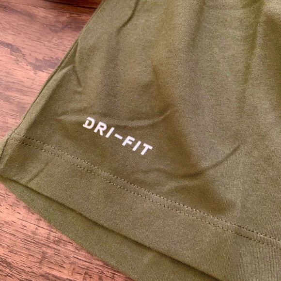 ♥️SOLD♥️NWT THE NIKE TEE, DRI-FIT COTTON, SMALL - Picture 6 of 8